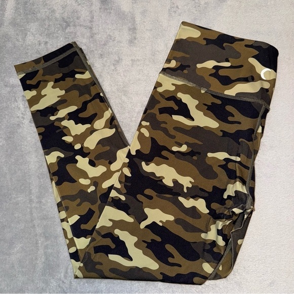 Zyia Active Camo Reflective Soft n Snug Leggings Size 4 - Picture 1 of 9